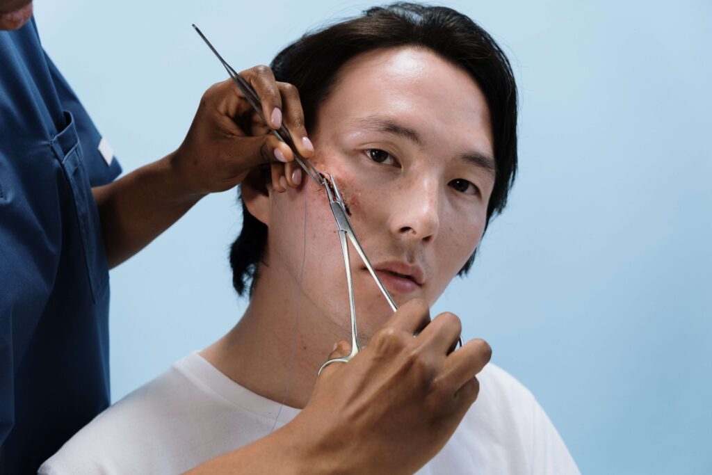 8 Signs to Go to Urgent Care in North Haven, CT, for Cuts or Lacerations