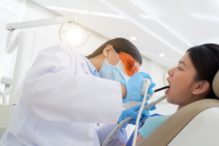 When to Visit Urgent Care for Tooth Abscesses
